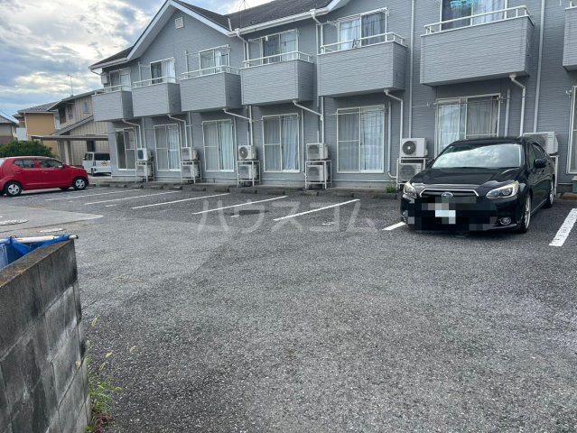 2/5 駐車場