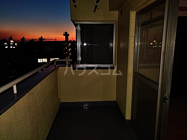 25/30 バルコニー