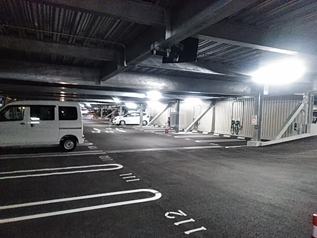 28/30 駐車場
