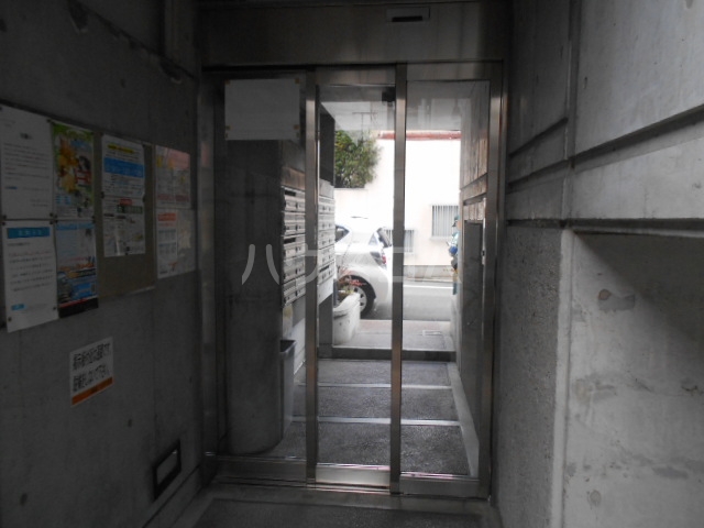 22/30 エントランス