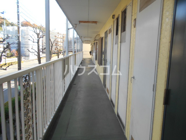 24/30 エントランス