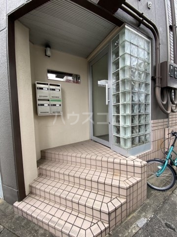 22/30 エントランス