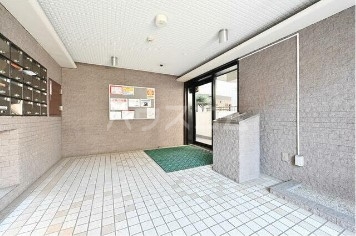 25/30 エントランス