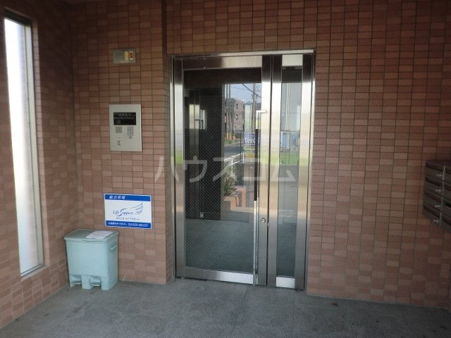 19/28 エントランス