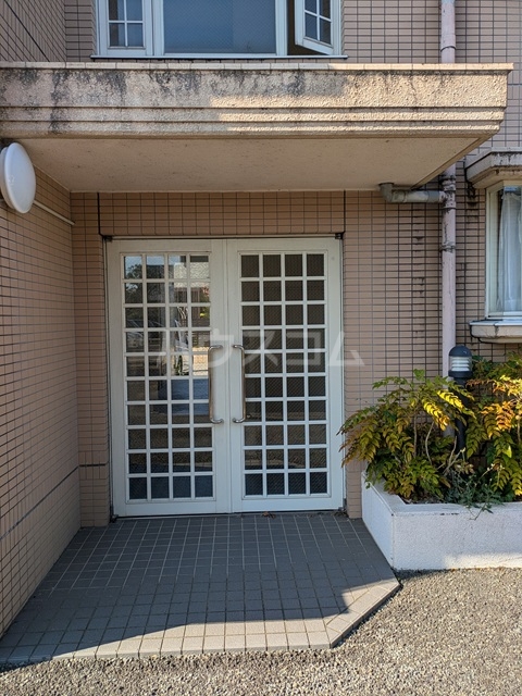 2/4 エントランス