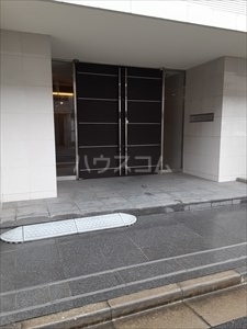 24/30 エントランス