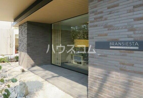 15/22 エントランス