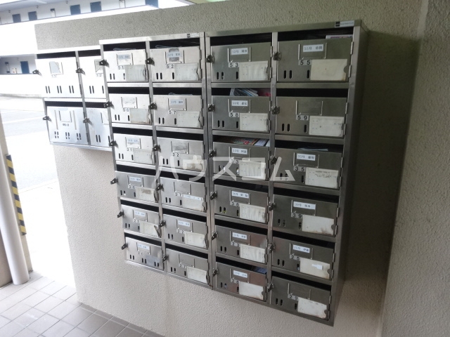 24/30 エントランス