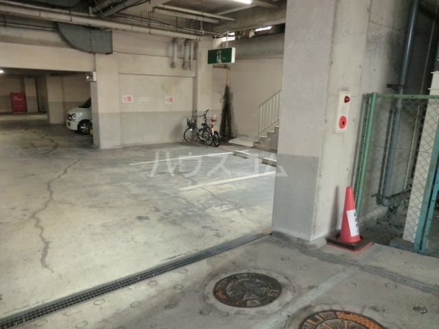 21/26 駐車場