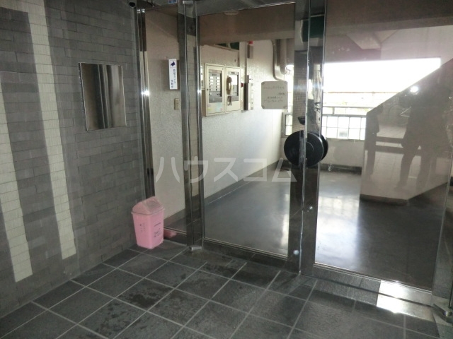 20/26 エントランス