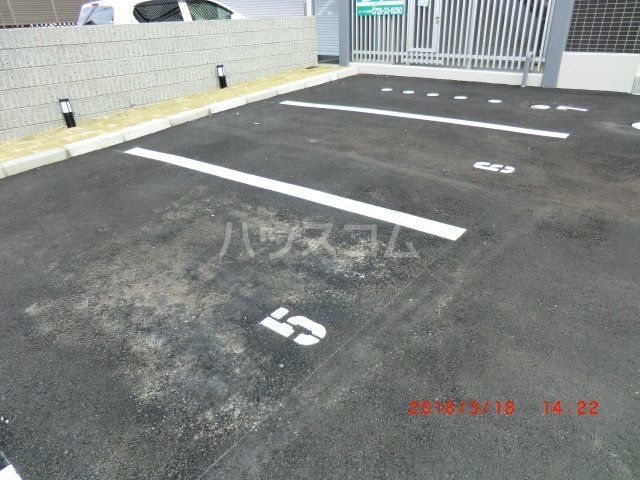 16/22 駐車場
