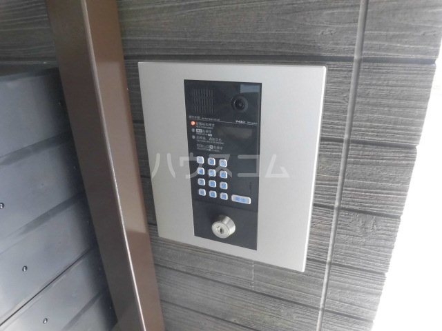 28/30 エントランス