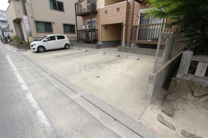 22/30 駐車場