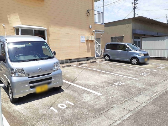 16/22 駐車場