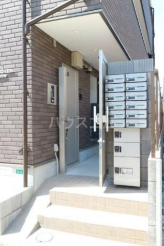 23/25 エントランス