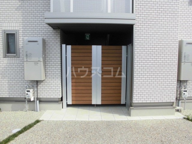 22/22 エントランス