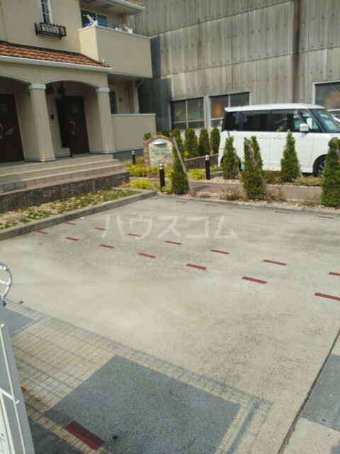 14/23 駐車場