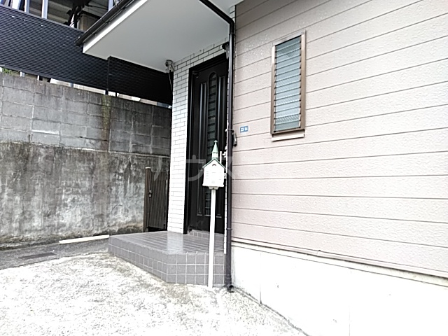 28/30 エントランス