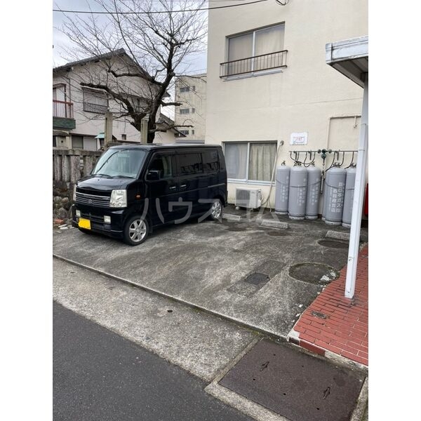14/17 駐車場