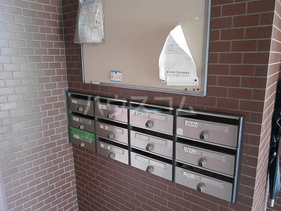 23/30 エントランス