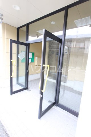 24/30 エントランス