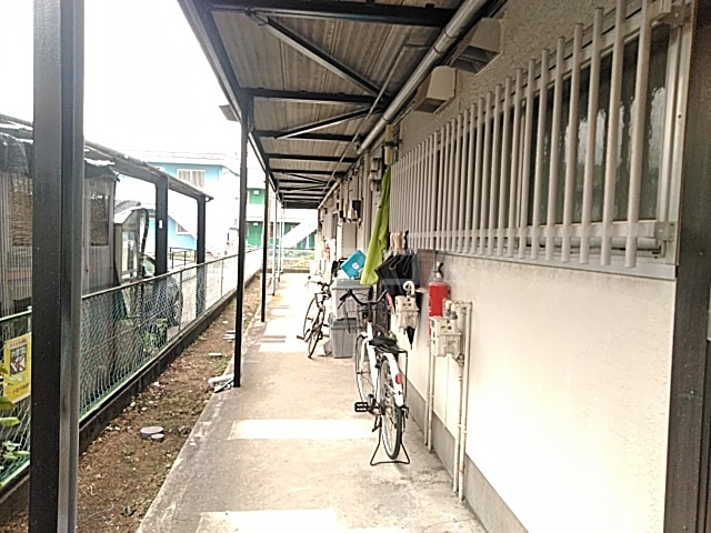 27/30 エントランス