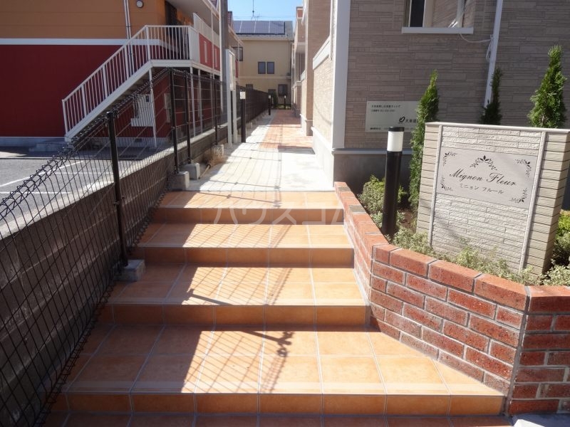 13/23 エントランス