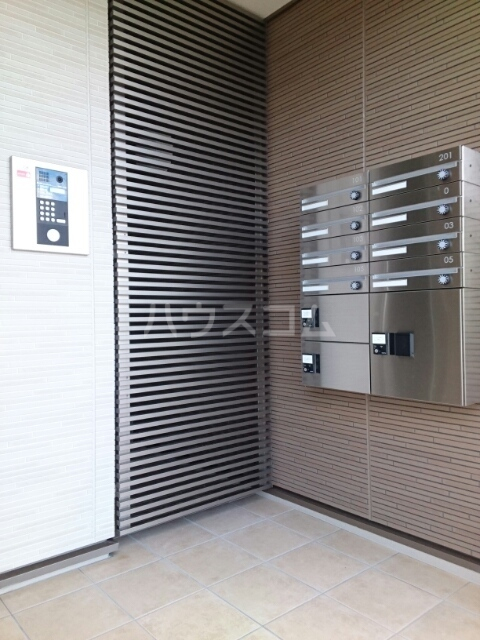 15/21 エントランス