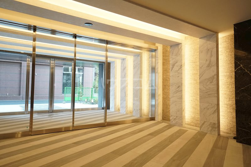 22/30 エントランス