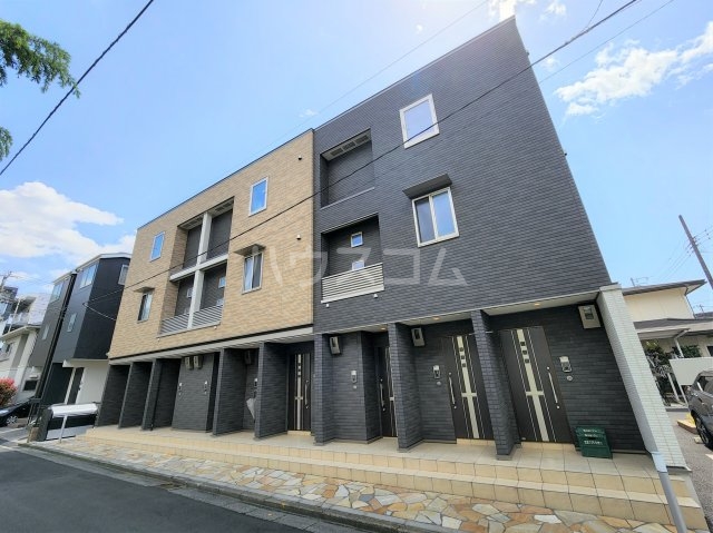 24/29 エントランス