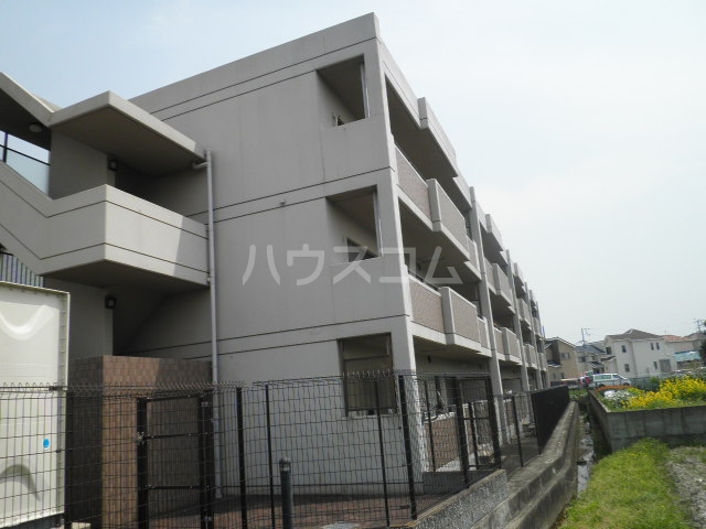 13/16 エントランス