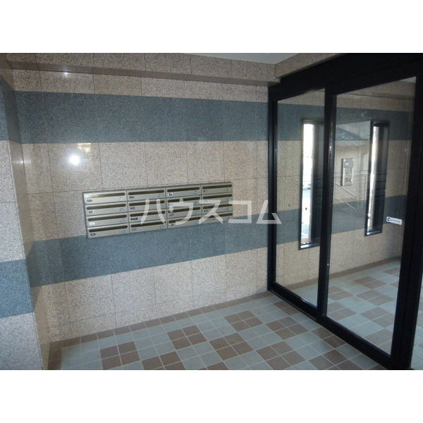 13/19 エントランス