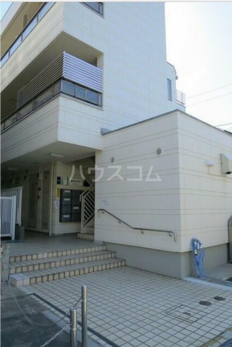 13/23 エントランス