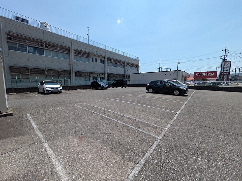 21/24 駐車場