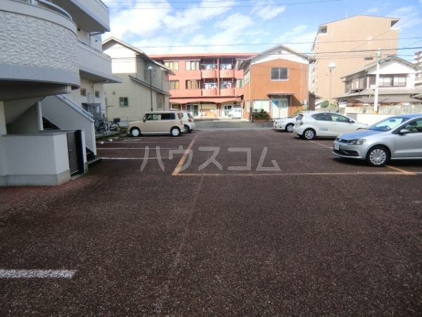 18/24 駐車場
