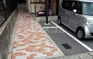2/4 エントランス