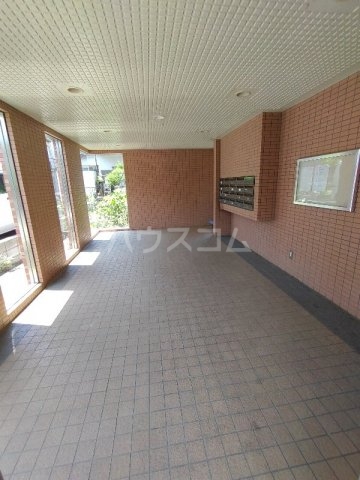 21/30 エントランス