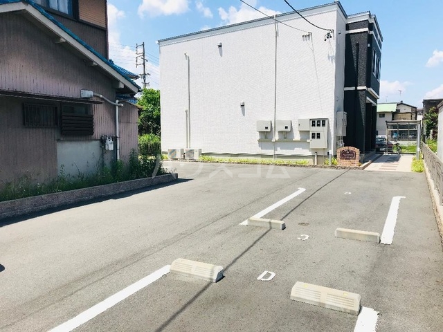 23/30 駐車場