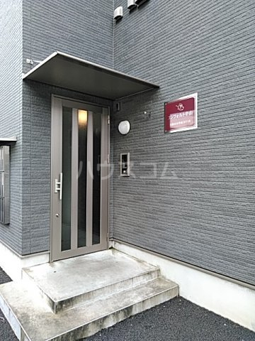 23/30 エントランス