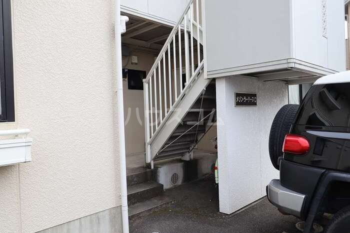 13/17 エントランス