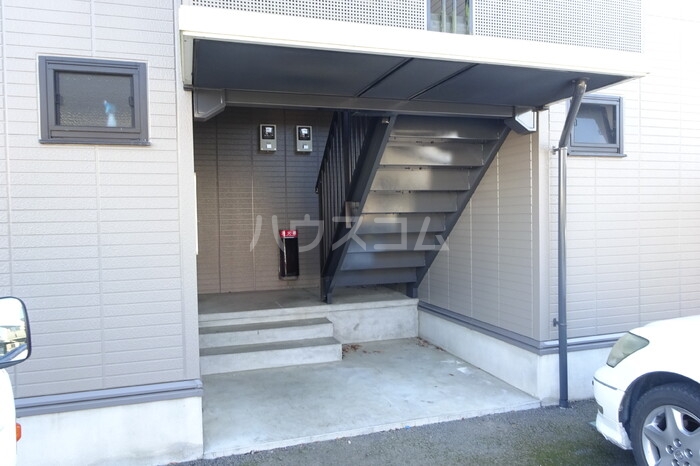 16/19 エントランス