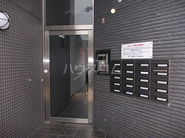 13/19 エントランス