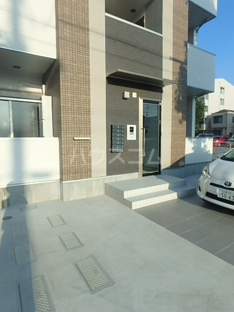 21/28 エントランス