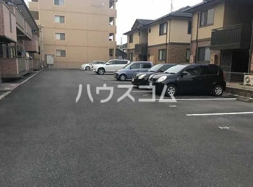 16/20 駐車場