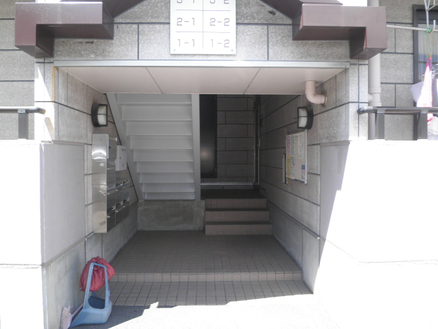 20/27 エントランス