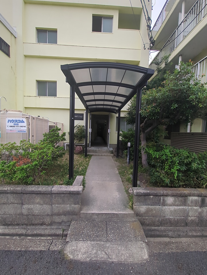 28/29 エントランス