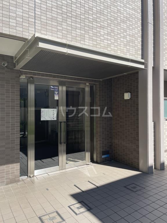 18/28 エントランス