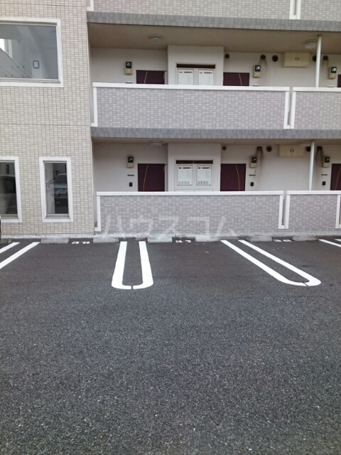 18/26 駐車場