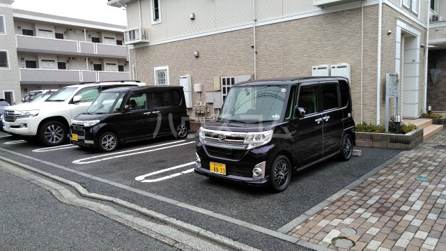 28/30 駐車場