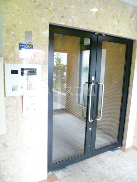 20/29 エントランス